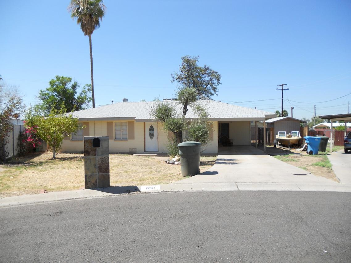 1237 E Vista Ave., Phoenix, AZ 85020