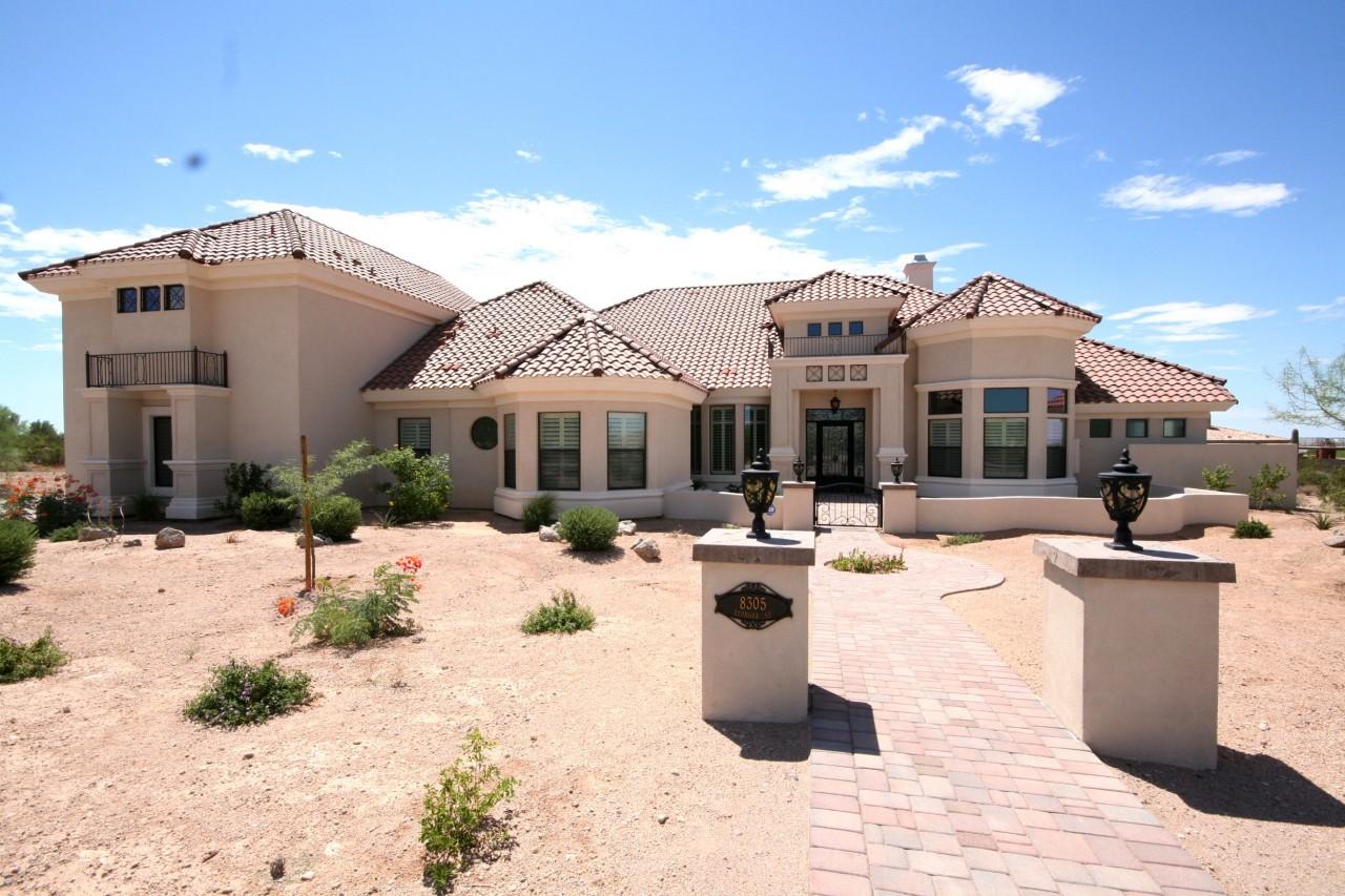 8305 E Leonora St., Mesa, AZ 85207