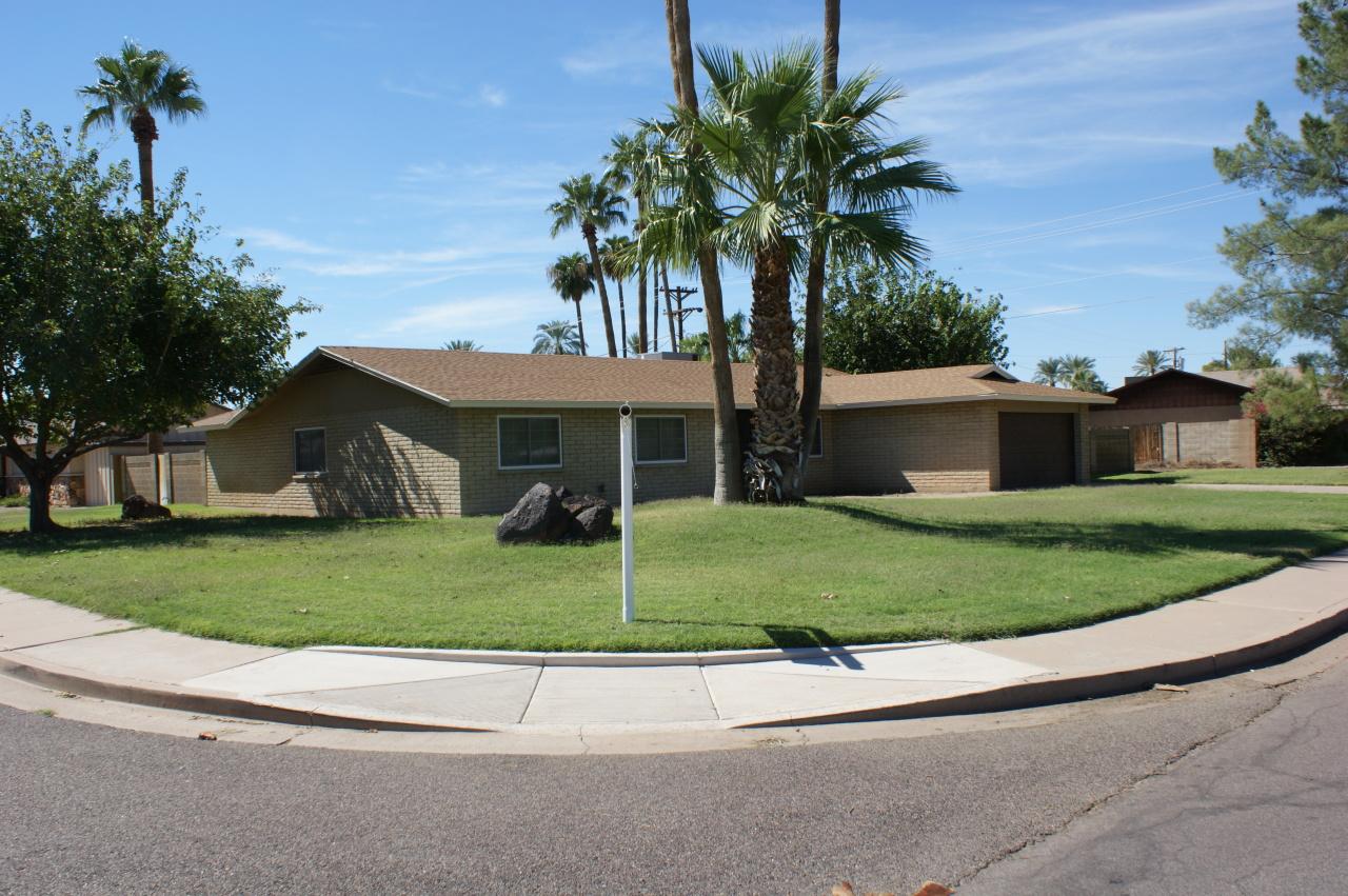 8555 E Camelback Rd., Scottsdale, AZ 85251