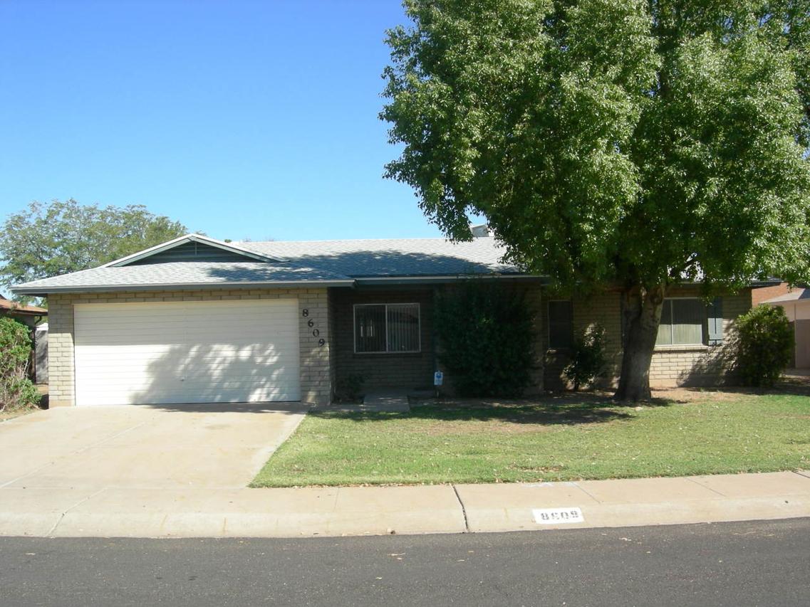 8609 N 41st Dr., Phoenix, AZ 85051