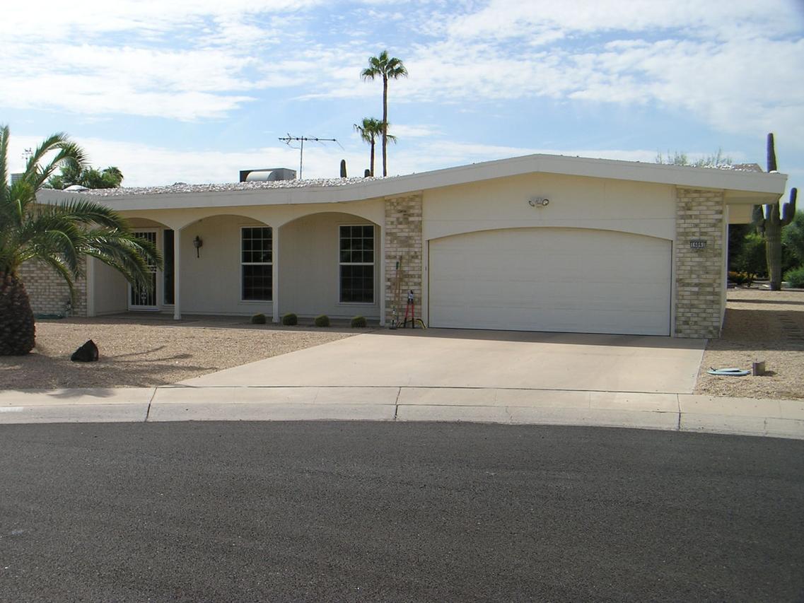 16861 N Meadow Park Dr., Sun City, AZ 85351