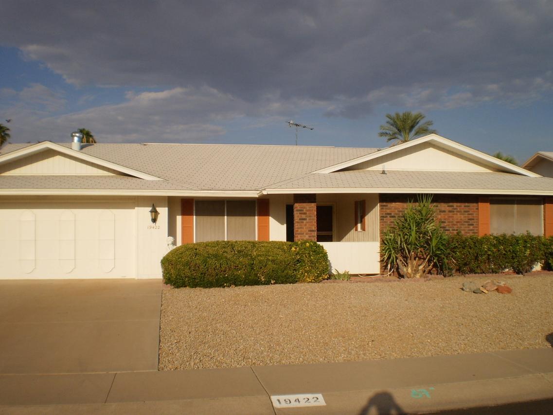 19422 N Willow Creek Cir., Sun City, AZ 85373