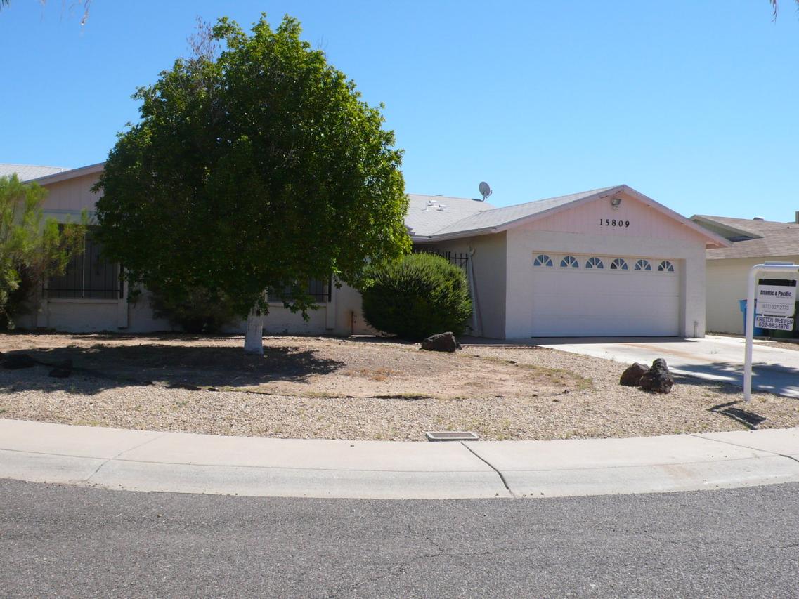 15809 N 48th Dr., Glendale, AZ 85306