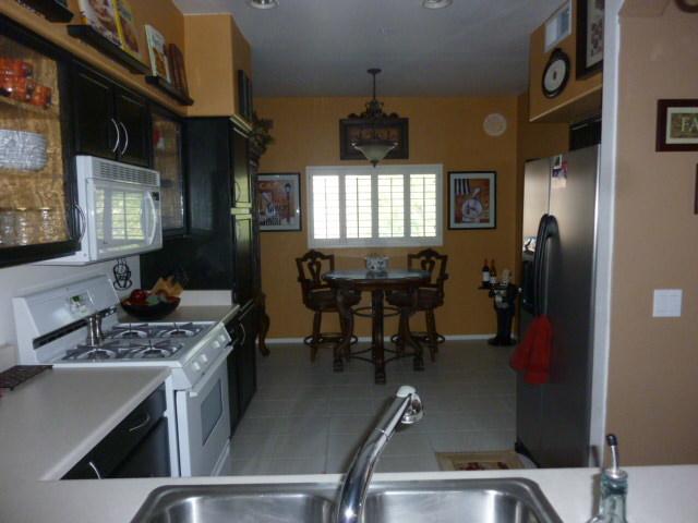 7401 W Arrowhead Clubhouse Dr. #2011, Glendale, AZ 85308