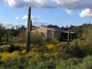 40811 N 7th St., Phoenix, AZ 85086