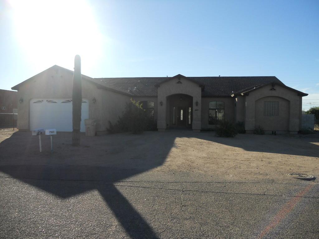 660 S Warner Dr., Apache Junction, AZ 85120