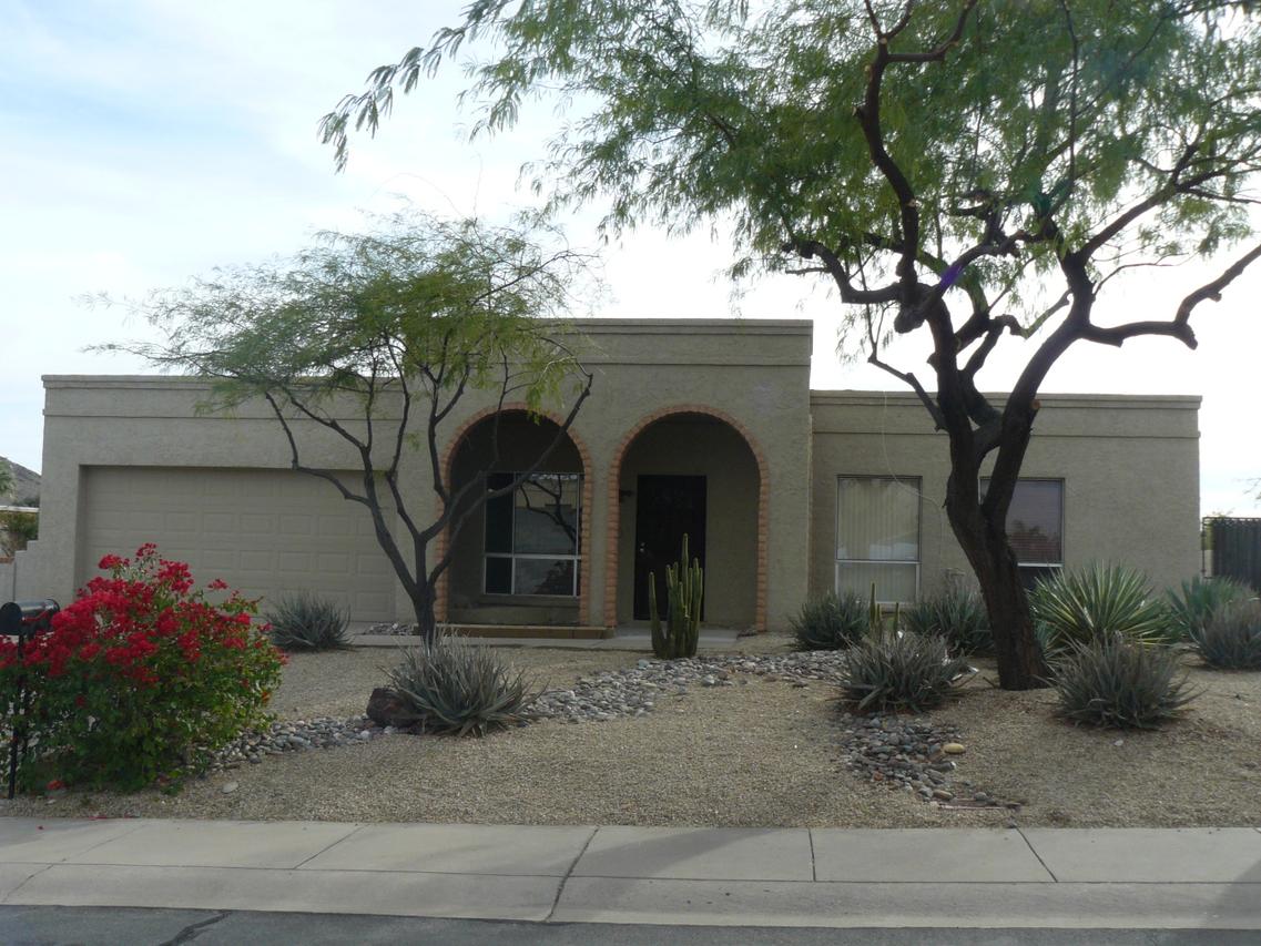 2001 E Hillery Dr., Phoenix, AZ 85022