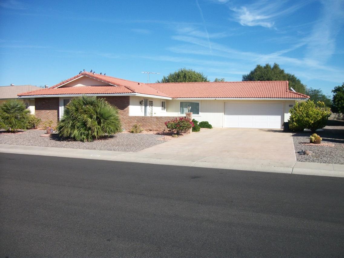 16217 N Meadow Park Dr., Sun City, AZ 85351