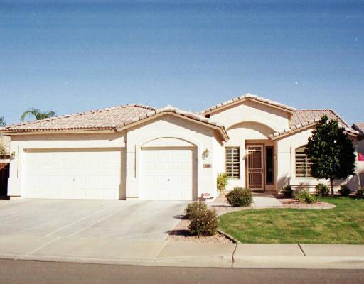 425 N Falcon Ct., Gilbert, AZ 85236