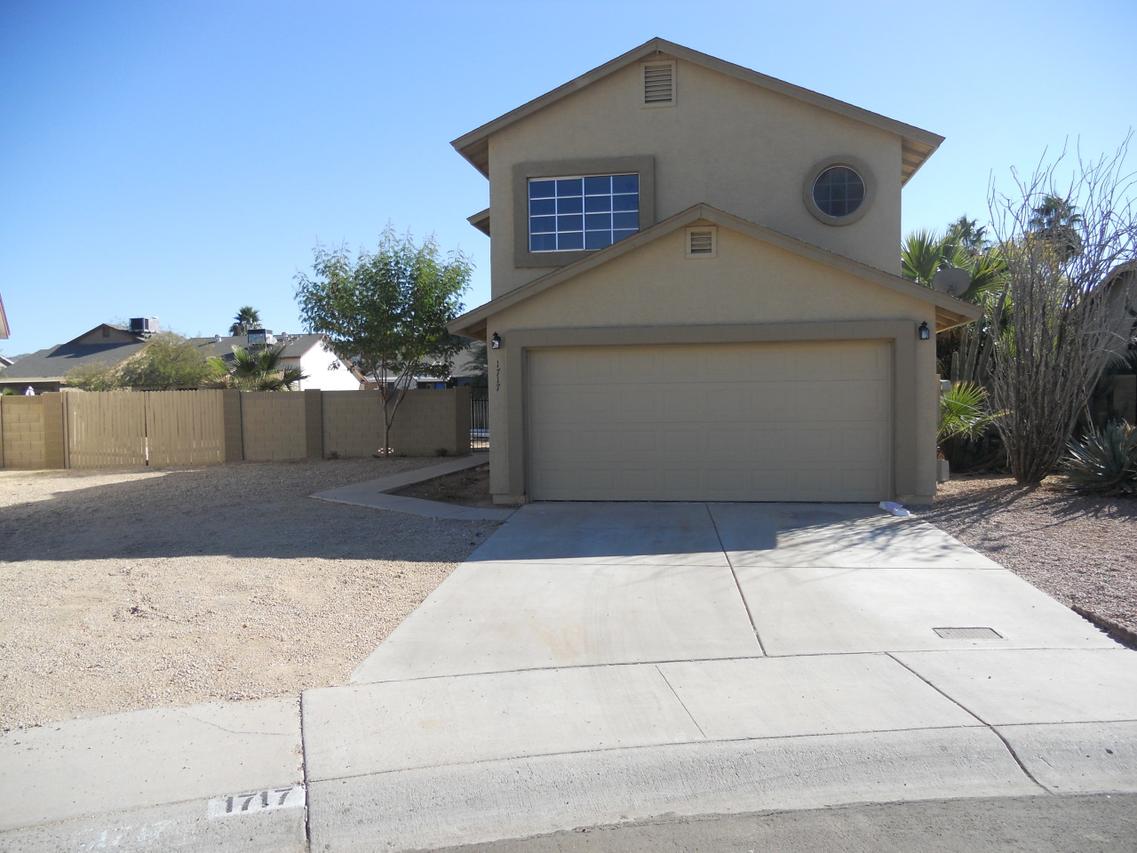 1717 E Greenway Cir., Phoenix, AZ 85042
