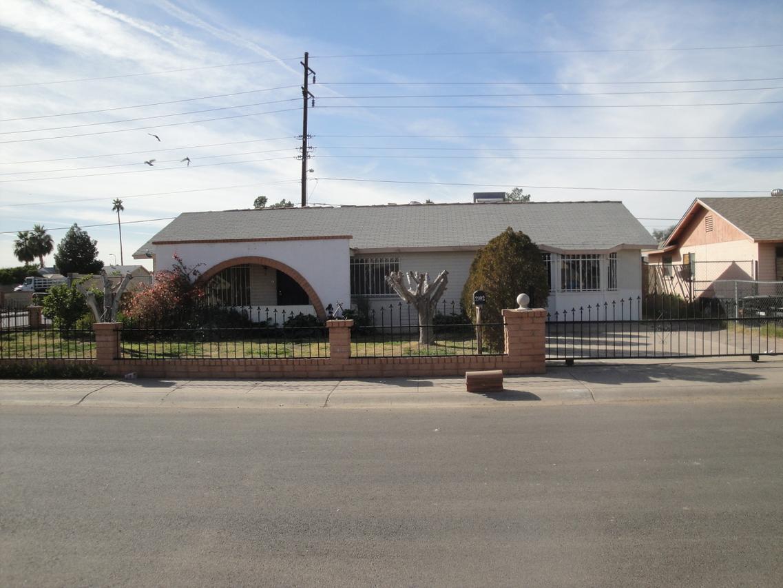 2102 N 50th Ln., Phoenix, AZ 85035