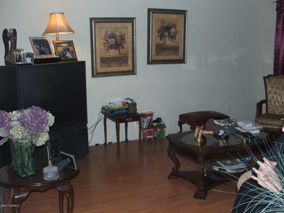 2402 E John Cabot Rd., Phoenix, AZ 85032