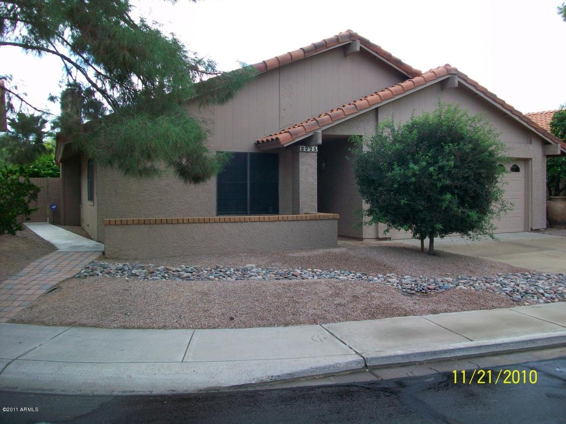 2225 W Kiowa Cir., Mesa, AZ 85202