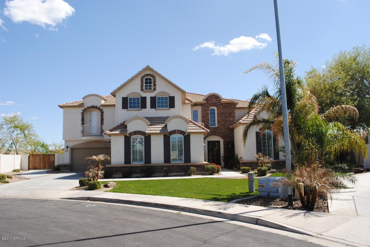 451 E Canyon Way, Chandler, AZ 85249