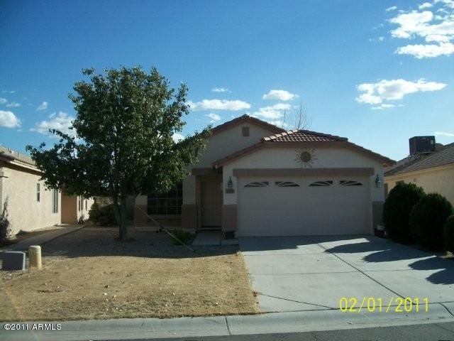 1027 E Monteleone St., San Tan Valley, AZ 85140