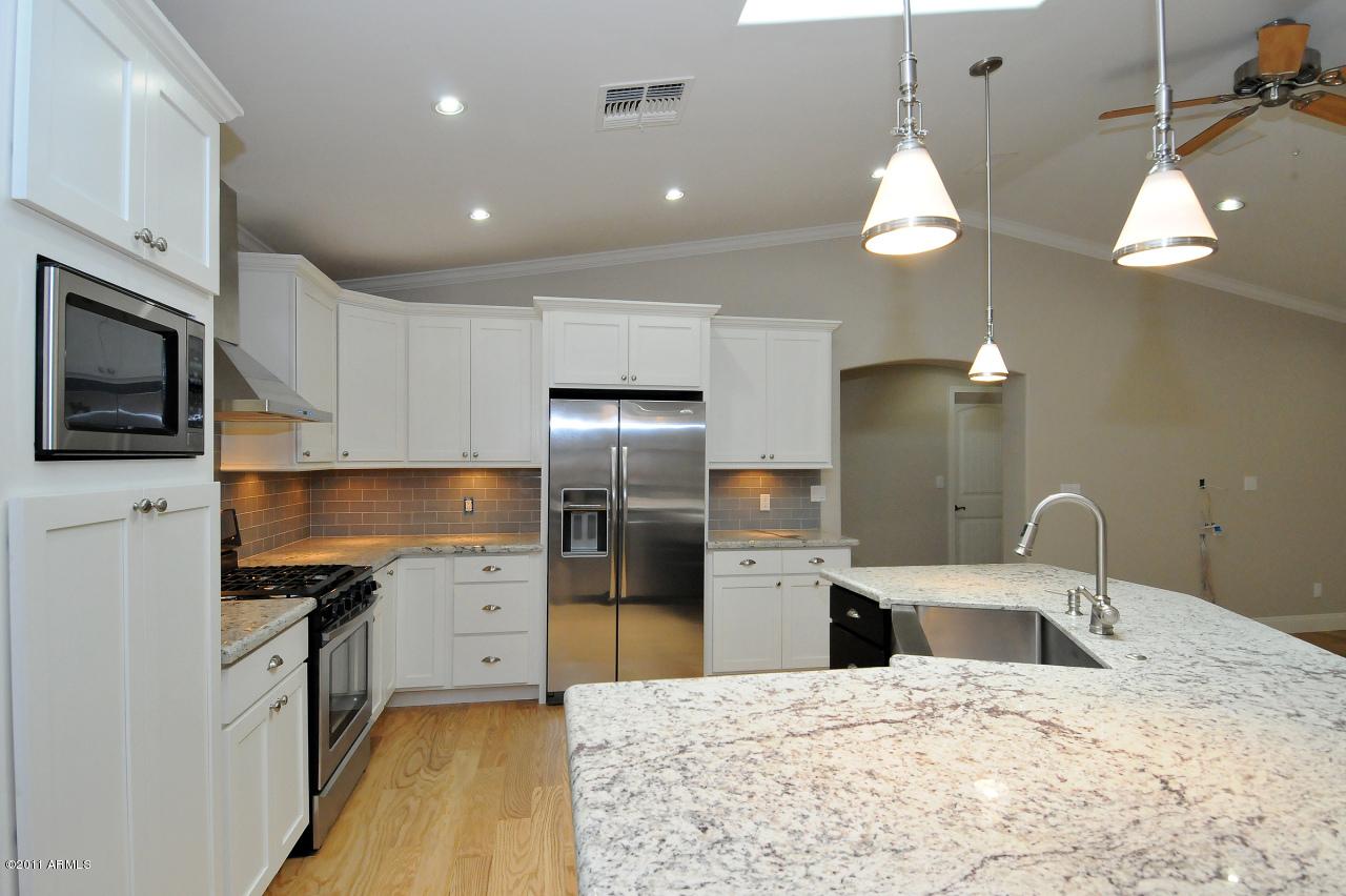 4046 E Pinchot Ave., Phoenix, AZ 85018