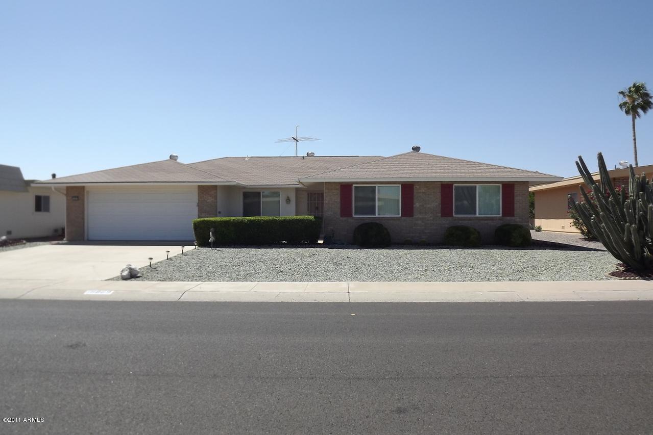 16869 N Meadow Park Dr., Sun City, AZ 85351