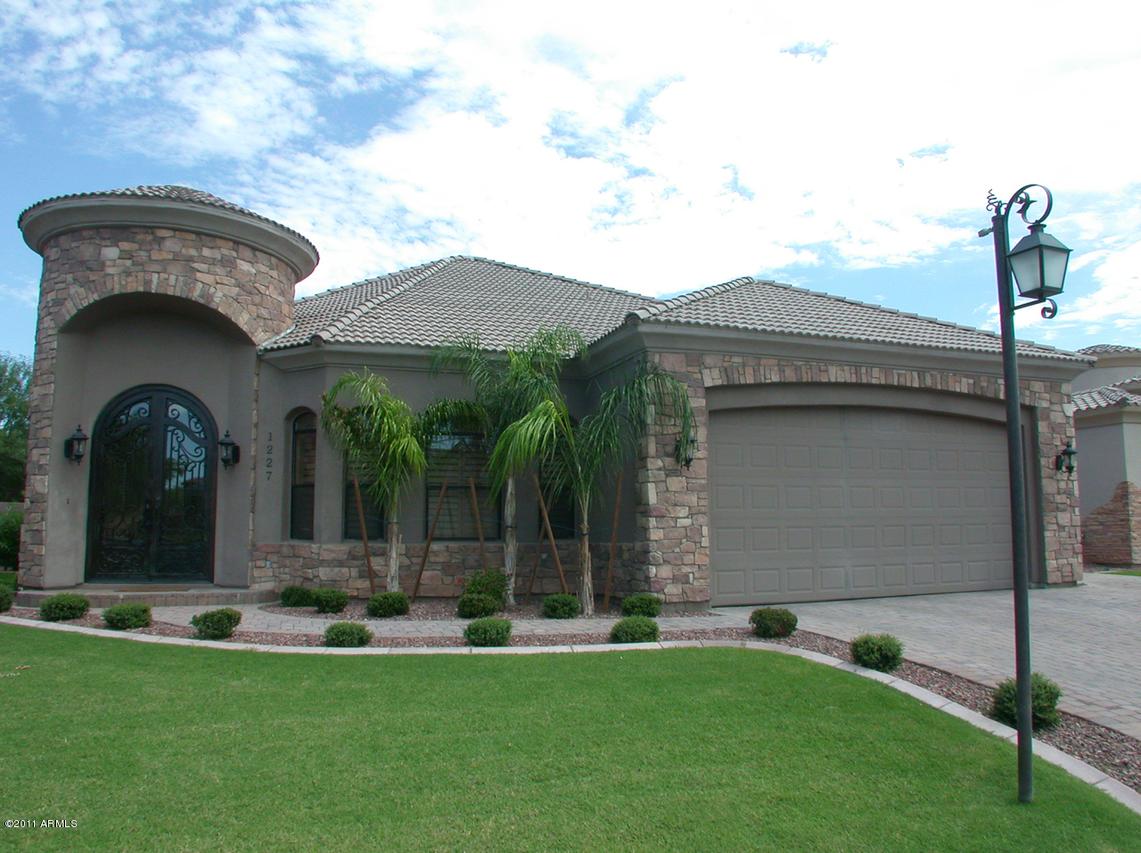 1227 S Larkspur Ct., Gilbert, AZ 85296