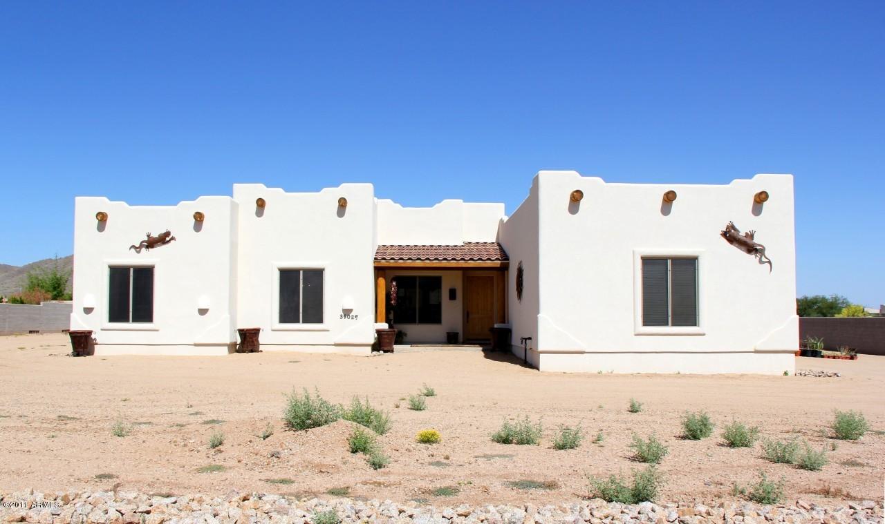 39027 N 2nd Pl., Phoenix, AZ 85086