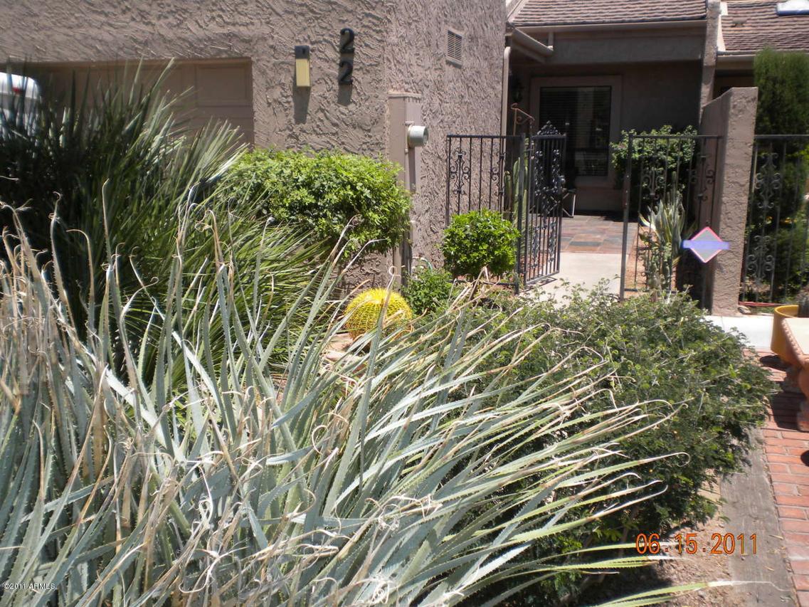 22 E Redondo Dr., Tempe, AZ 85282