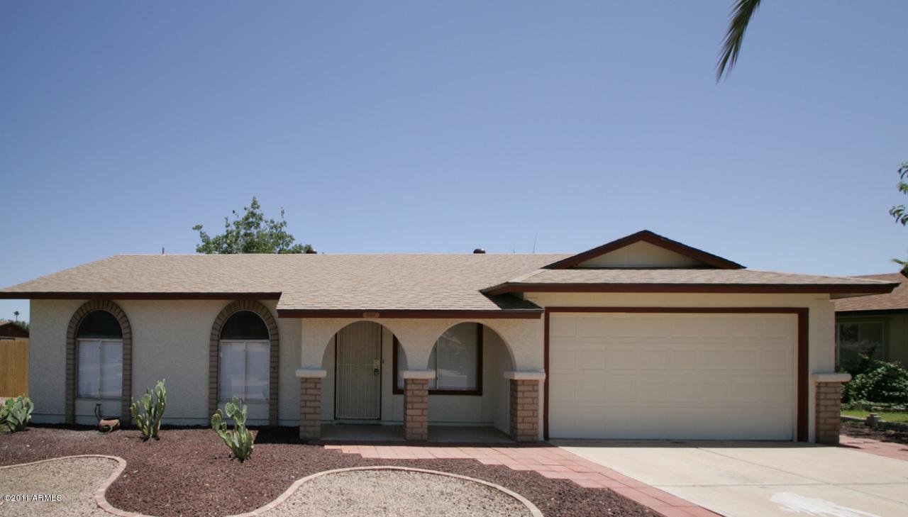 303 W El Alba Way, Chandler, AZ 85225