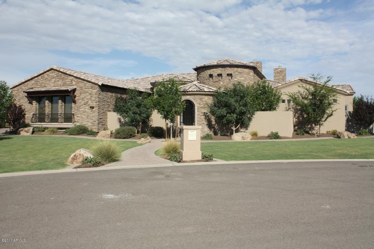 7475 S Brighton Ct., Gilbert, AZ 85298