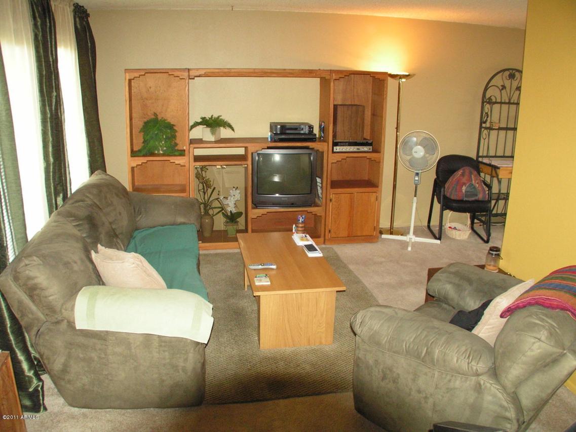 749 E Woodman Dr., Tempe, AZ 85283