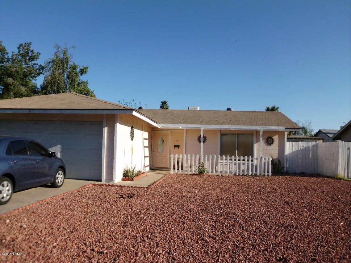 2214 W El Moro Ave., Mesa, AZ 85202