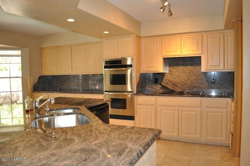 1332 E Hiddenview Dr., Phoenix, AZ 85048