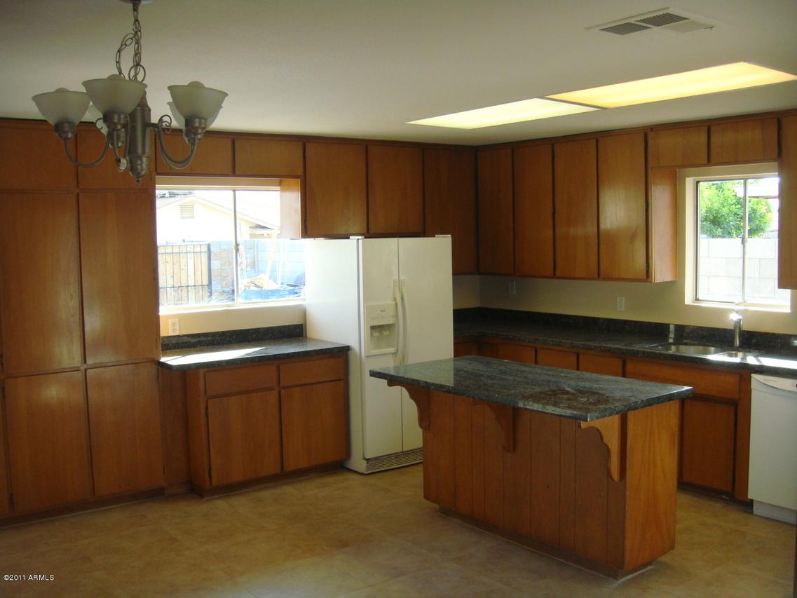 121 E 8th Dr., Mesa, AZ 85210