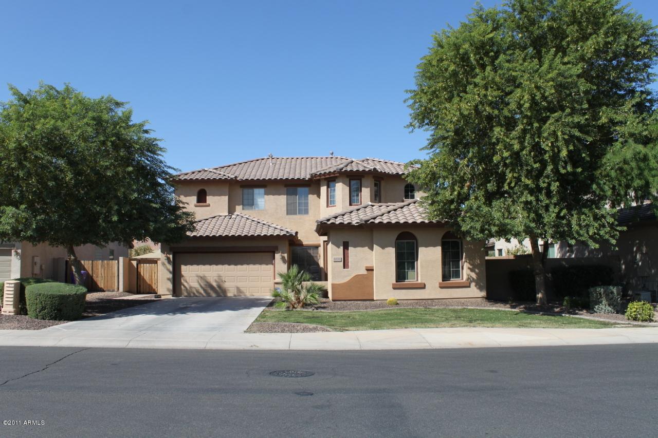 6870 S Crestview Dr., Gilbert, AZ 85298