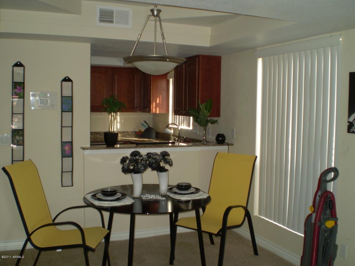 3405 W Danbury Dr. #220, Phoenix, AZ 85053