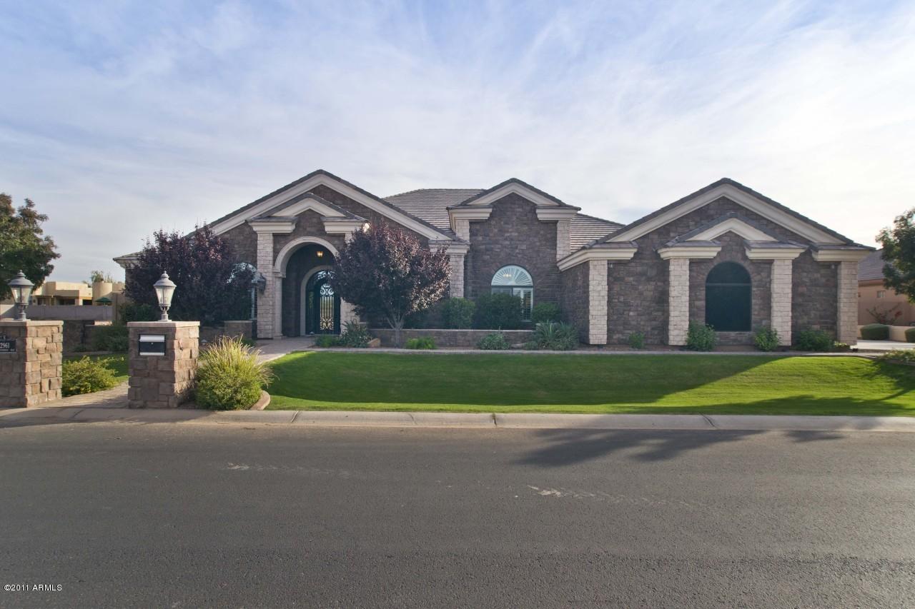 2961 E Waterman Way, Gilbert, AZ 85234