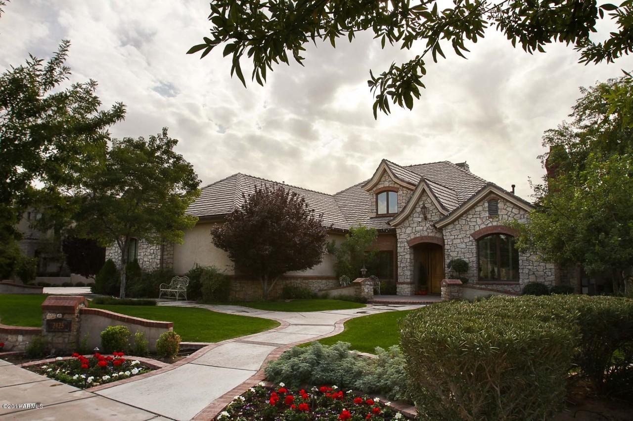 2425 E Minton St., Mesa, AZ 85213