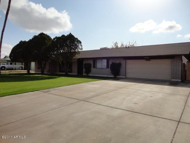 5111 W Tierra Buena Ln., Glendale, AZ 85306