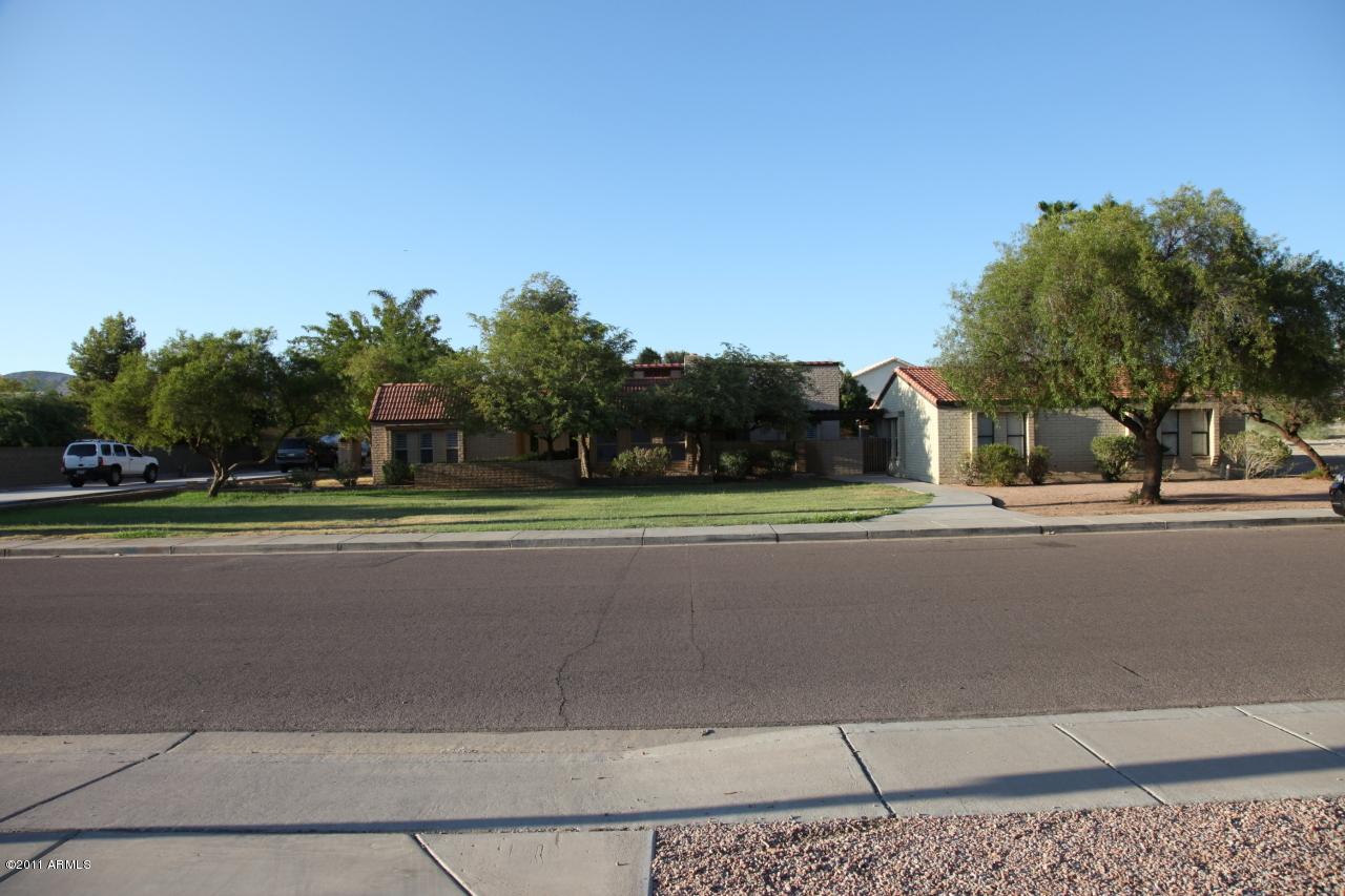 2902 E Glenhaven Dr., Phoenix, AZ 85048