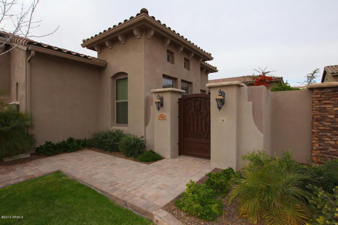 790 E Sunburst Ln., Tempe, AZ 85284