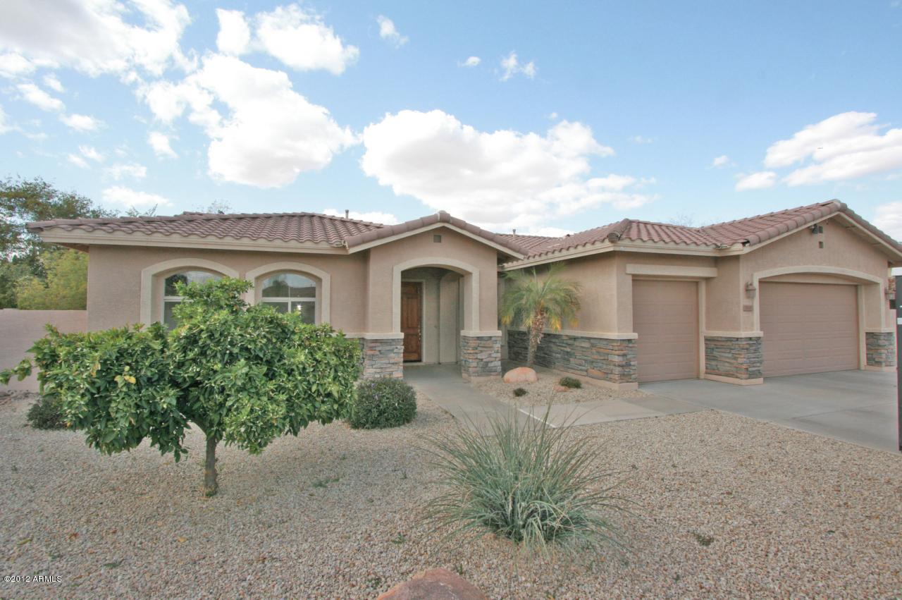 1518 N Los Alamos Cir., Mesa, AZ 85213