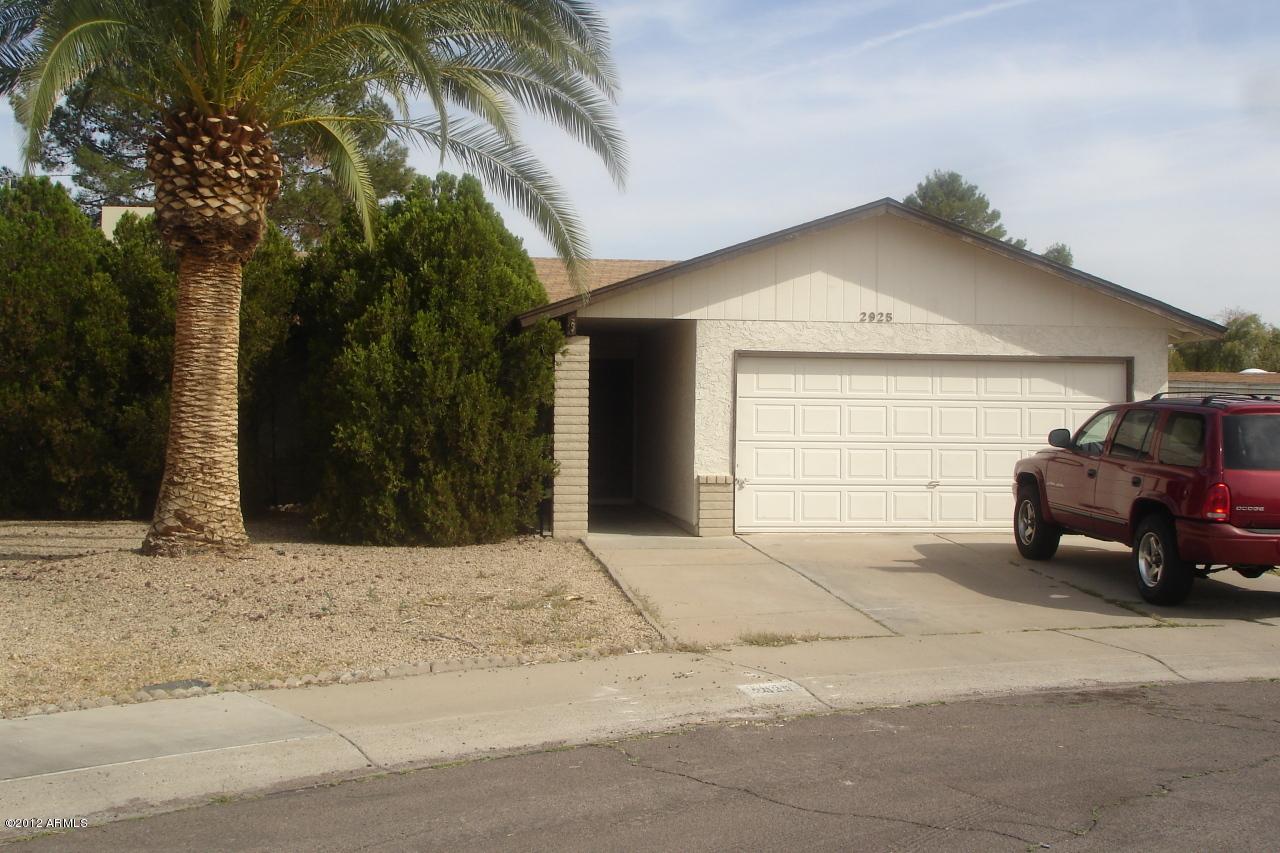 2925 E Michelle Dr., Phoenix, AZ 85032