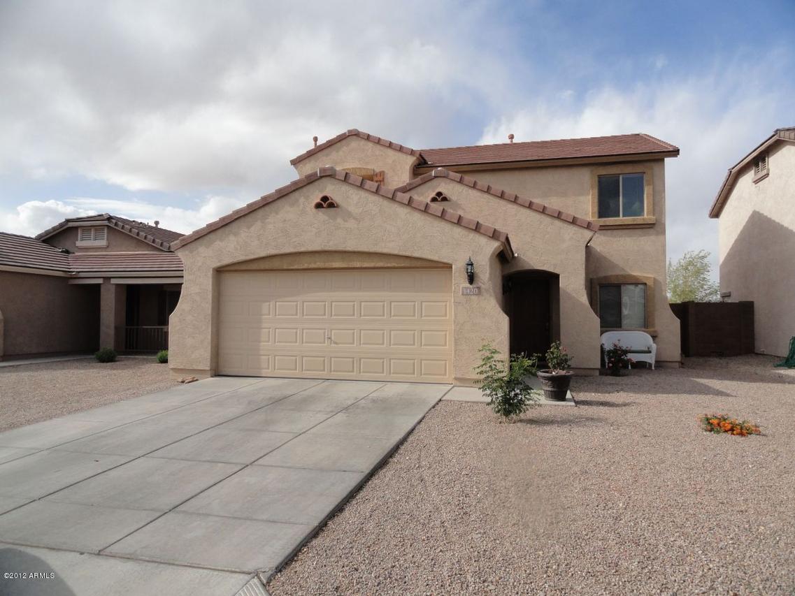 1420 E Christopher St., San Tan Valley, AZ 85140