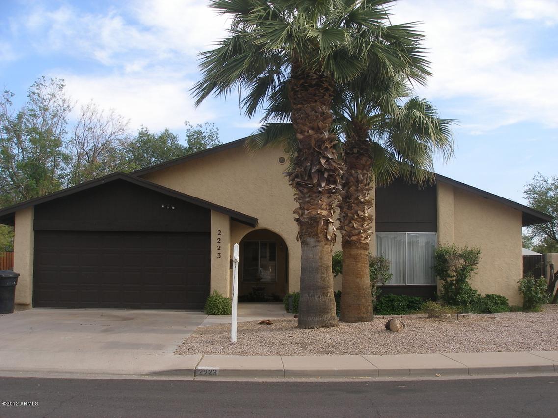 2223 W Emerald Cir., Mesa, AZ 85202