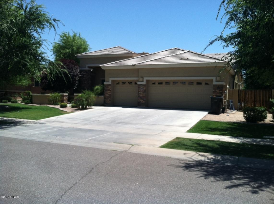 2961 E Comstock Dr., Gilbert, AZ 85296