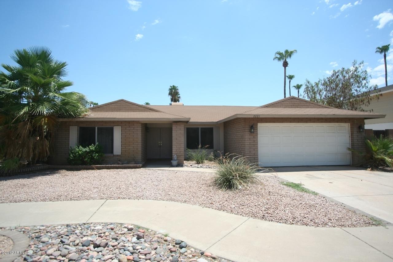 2221 S Saratoga Dr., Mesa, AZ 85202