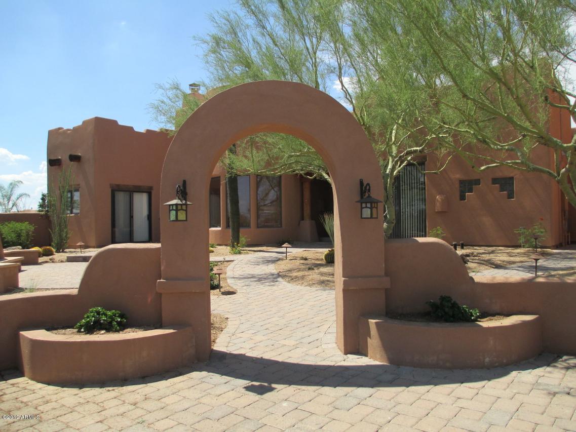 126 W Desert Hills Dr., Phoenix, AZ 85086