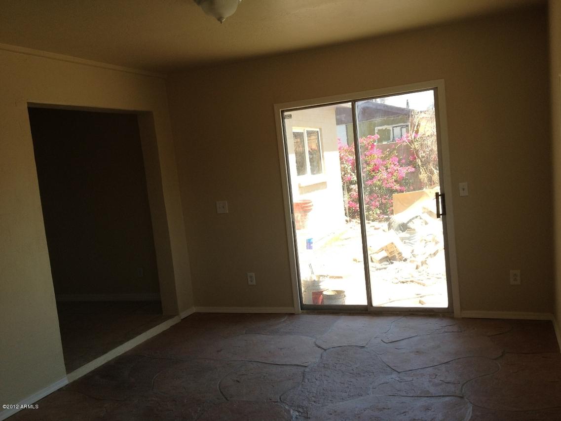 2823 W Banff Ln., Phoenix, AZ 85053