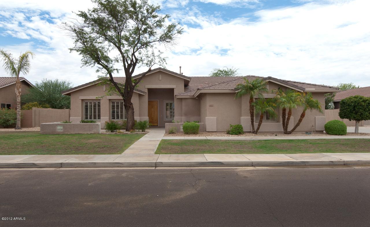 8227 W Robin Ln., Peoria, AZ 85383