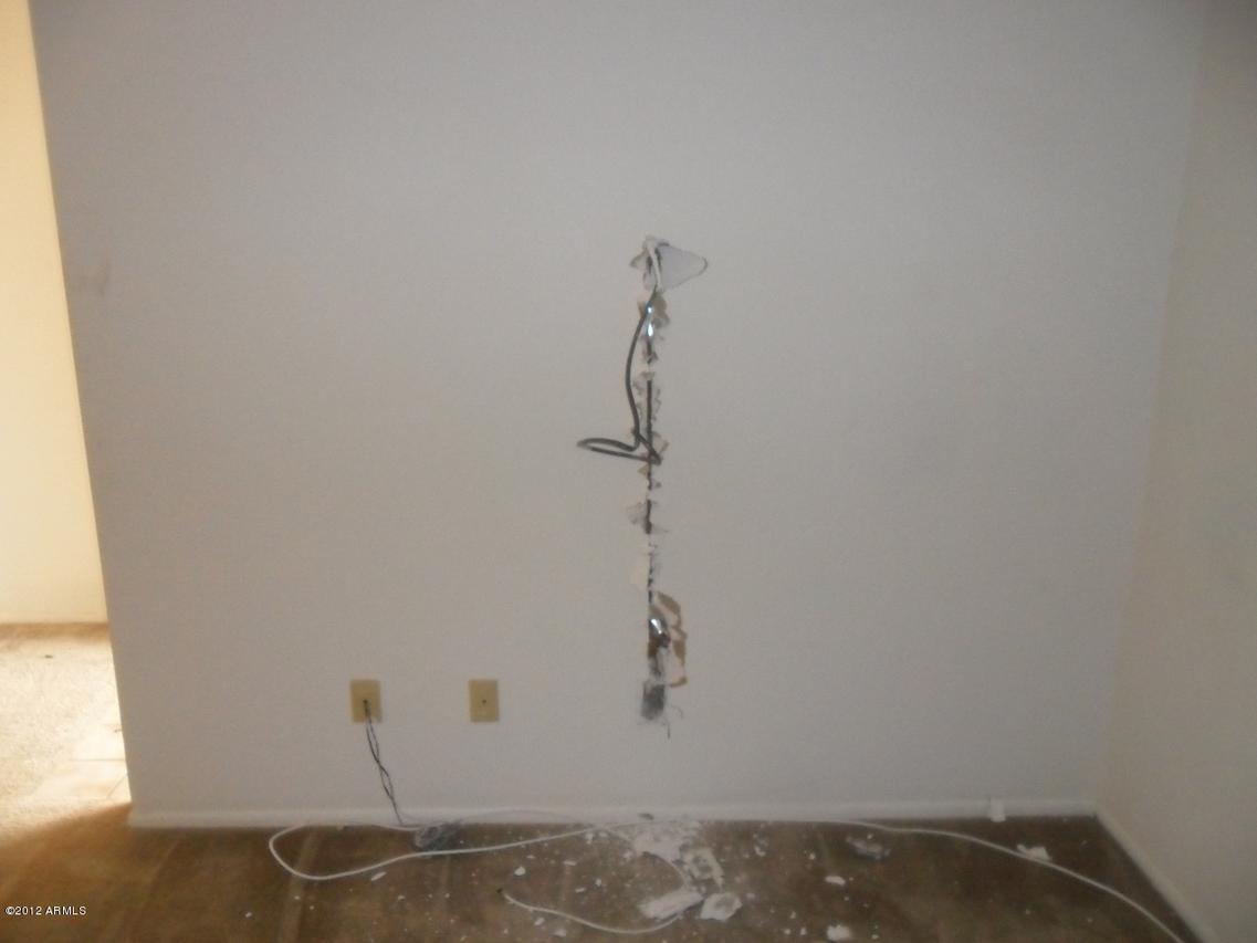9203 N 55th Ave., Glendale, AZ 85302