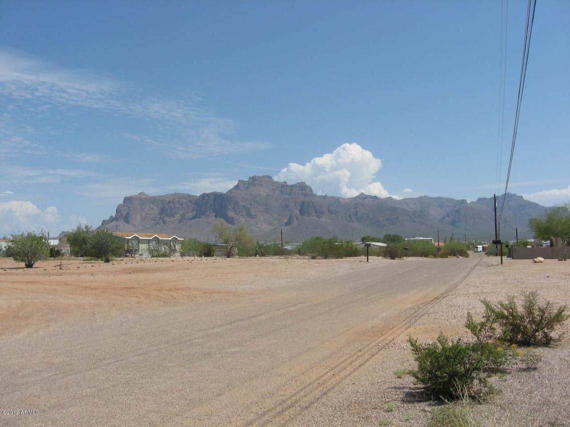 2063 E 2nd Ave., Apache Junction, AZ 85119