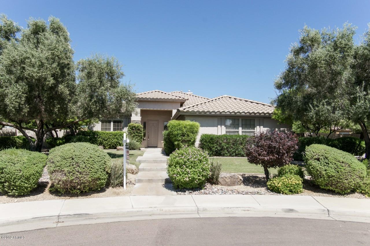 8236 W Robin Ln., Peoria, AZ 85383