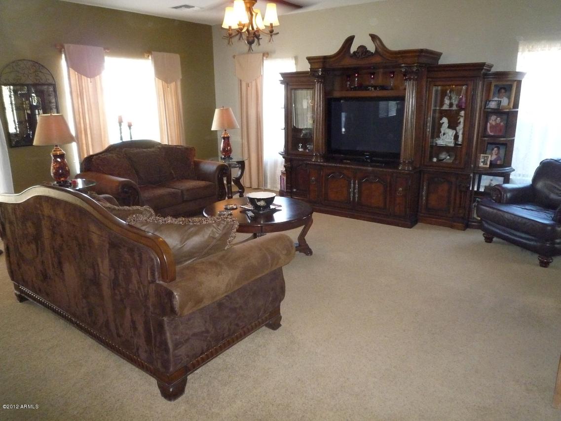 2884 E Silverbell Rd., San Tan Valley, AZ 85143